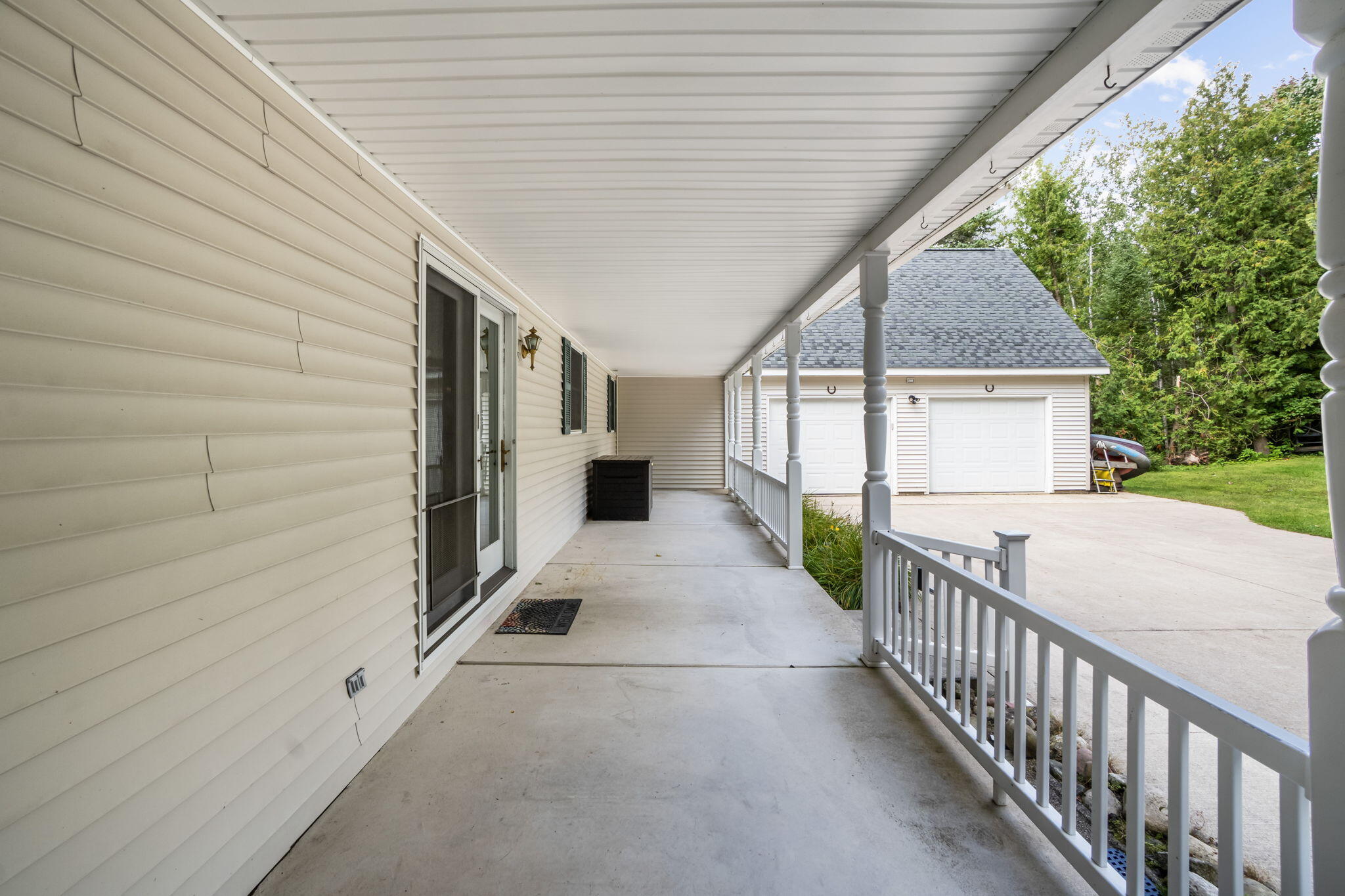 Cheboygan, Michigan 49721, United States, 3 Bedrooms Bedrooms, ,3 BathroomsBathrooms,Residential,Contingent,207421