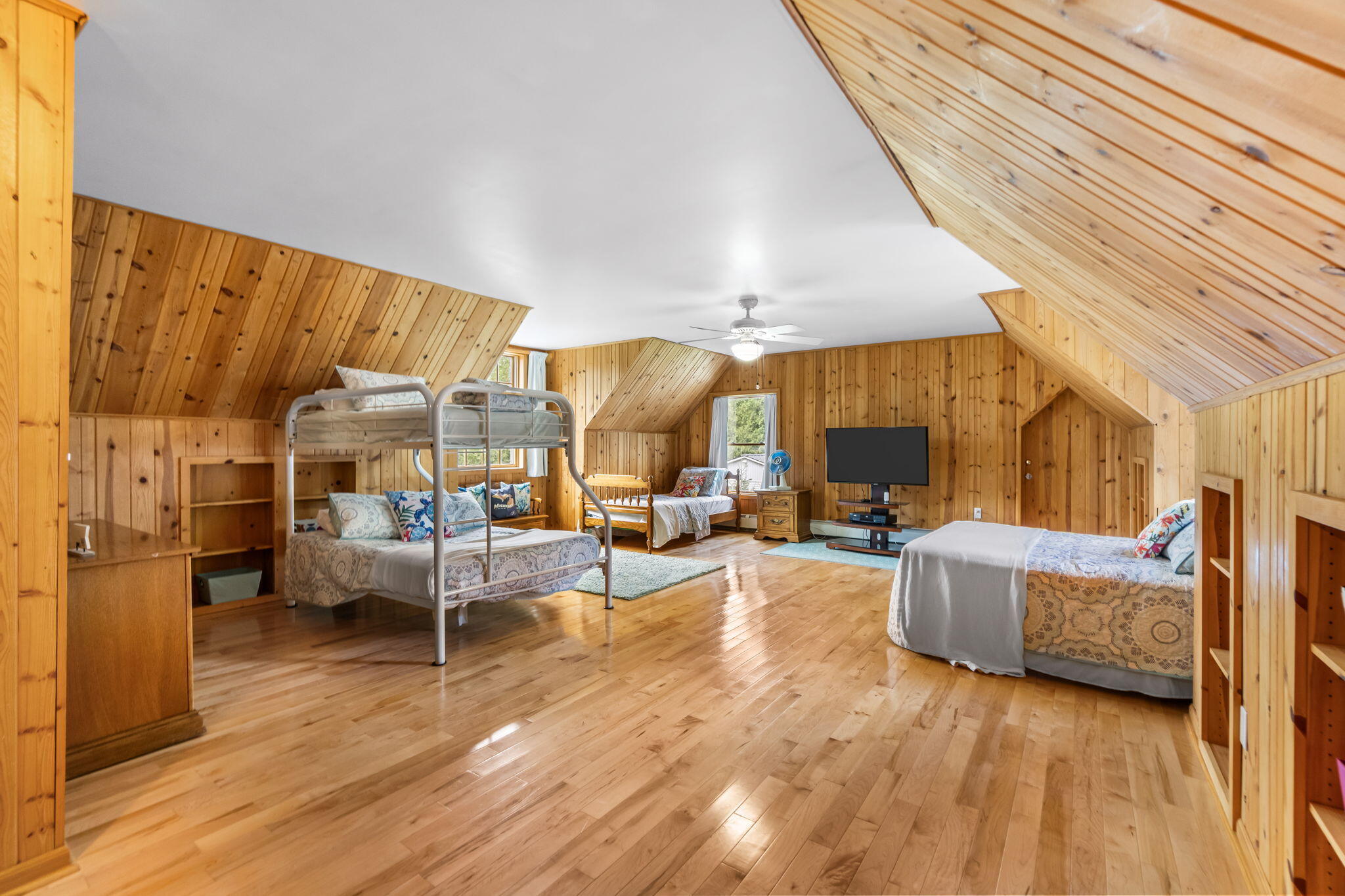 Cheboygan, Michigan 49721, United States, 3 Bedrooms Bedrooms, ,3 BathroomsBathrooms,Residential,Contingent,207421