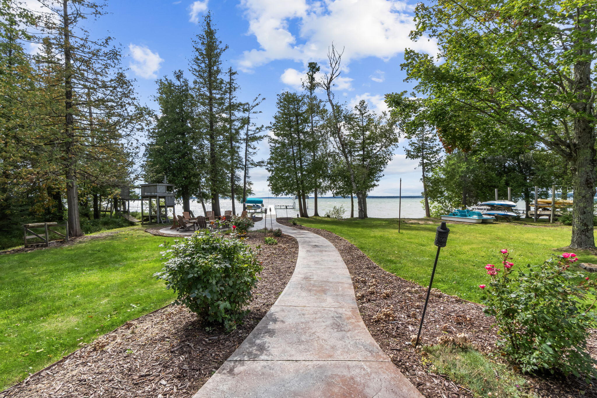 Cheboygan, Michigan 49721, United States, 3 Bedrooms Bedrooms, ,3 BathroomsBathrooms,Residential,Contingent,207421