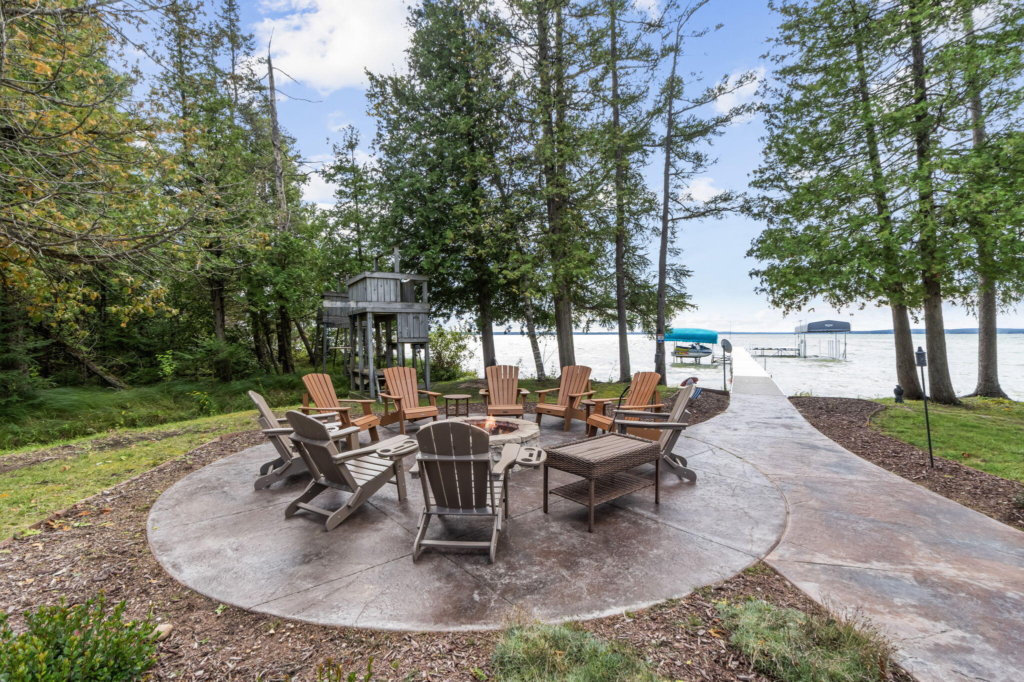 Cheboygan, Michigan 49721, United States, 3 Bedrooms Bedrooms, ,3 BathroomsBathrooms,Residential,Contingent,207421