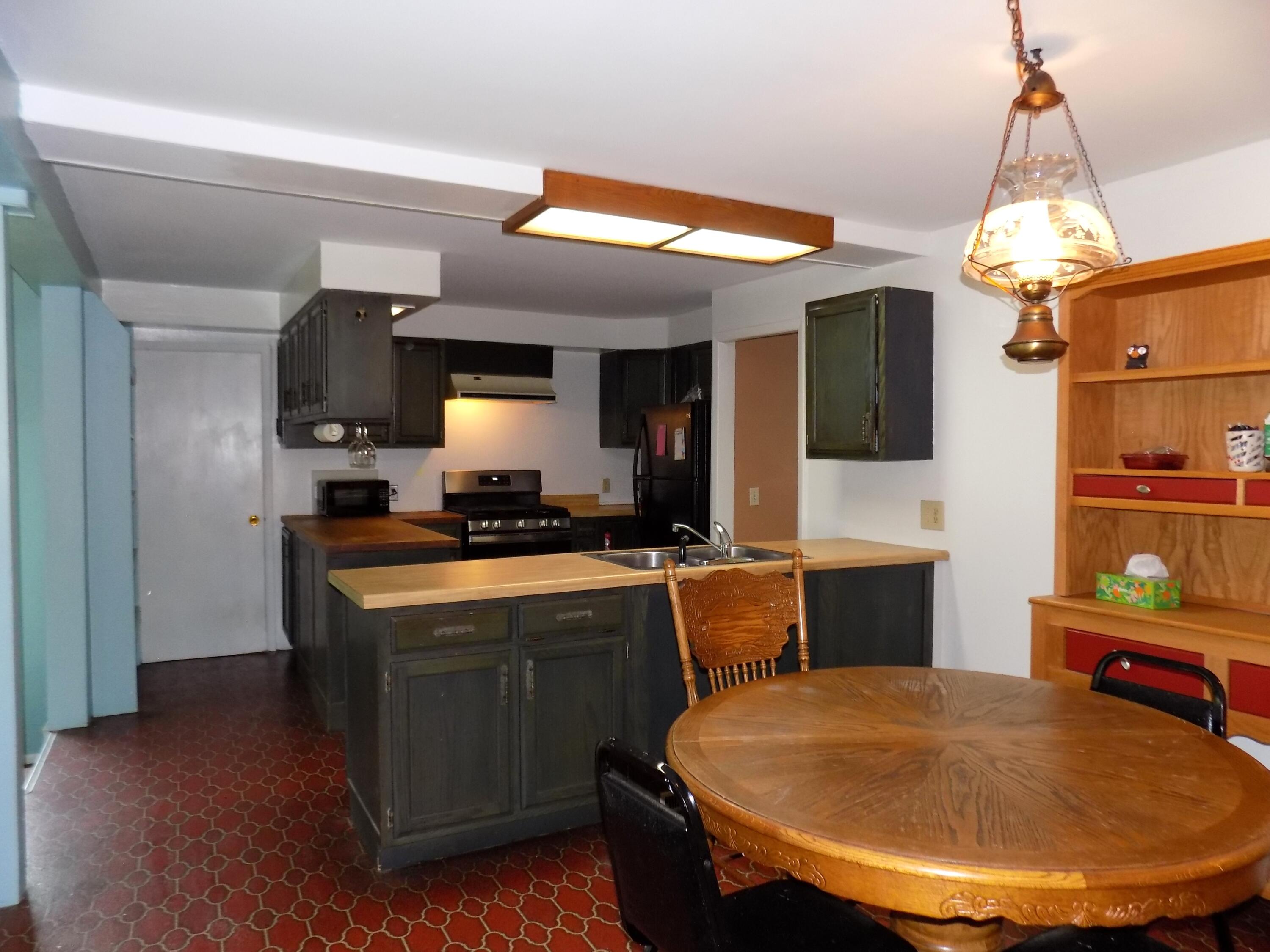 Cheboygan, Michigan 49721, United States, 4 Bedrooms Bedrooms, ,2 BathroomsBathrooms,Residential,Contingent,166210