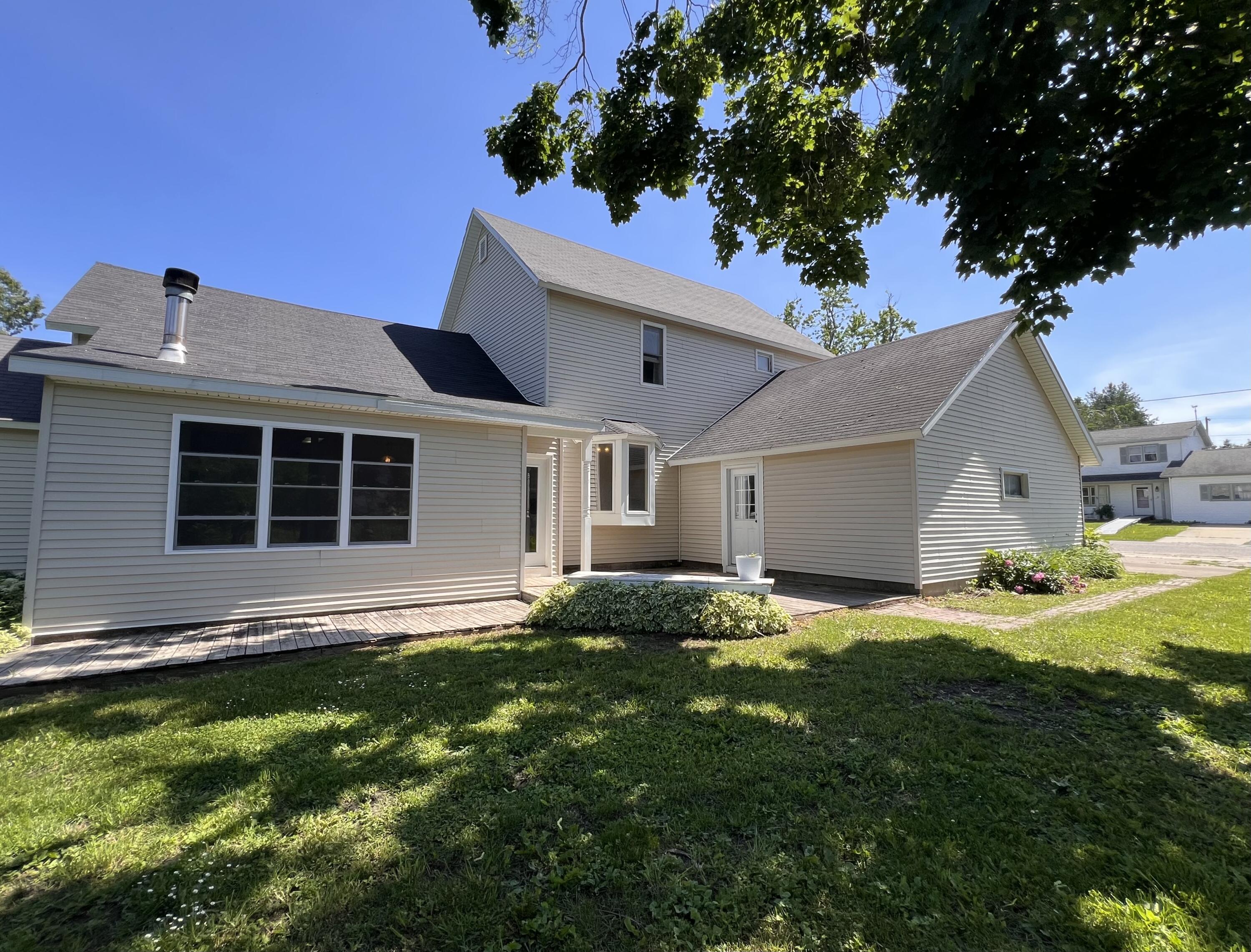 Cheboygan, Michigan 49721, United States, 4 Bedrooms Bedrooms, ,2 BathroomsBathrooms,Residential,Contingent,166210