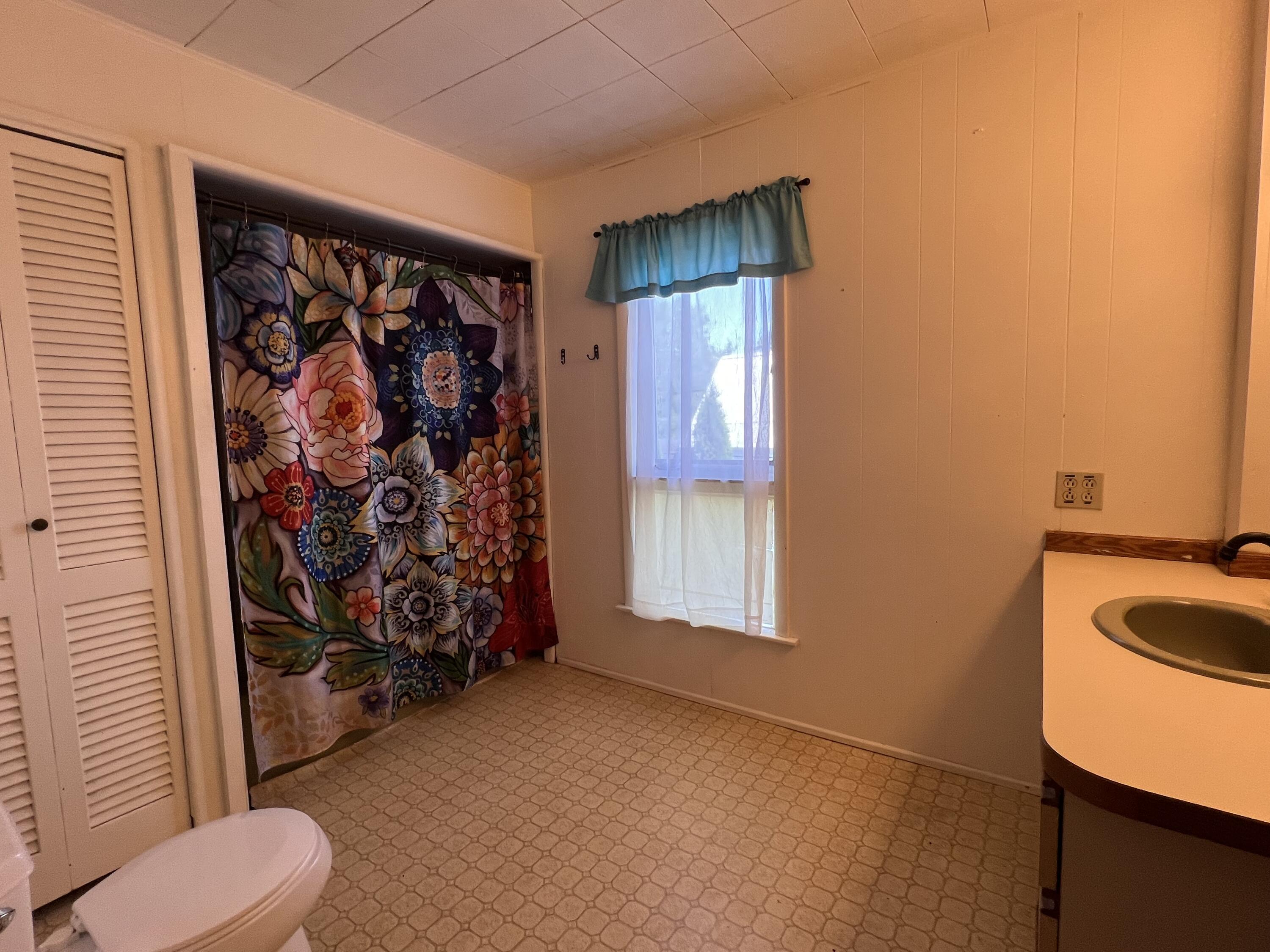 Cheboygan, Michigan 49721, United States, 4 Bedrooms Bedrooms, ,2 BathroomsBathrooms,Residential,Contingent,166210