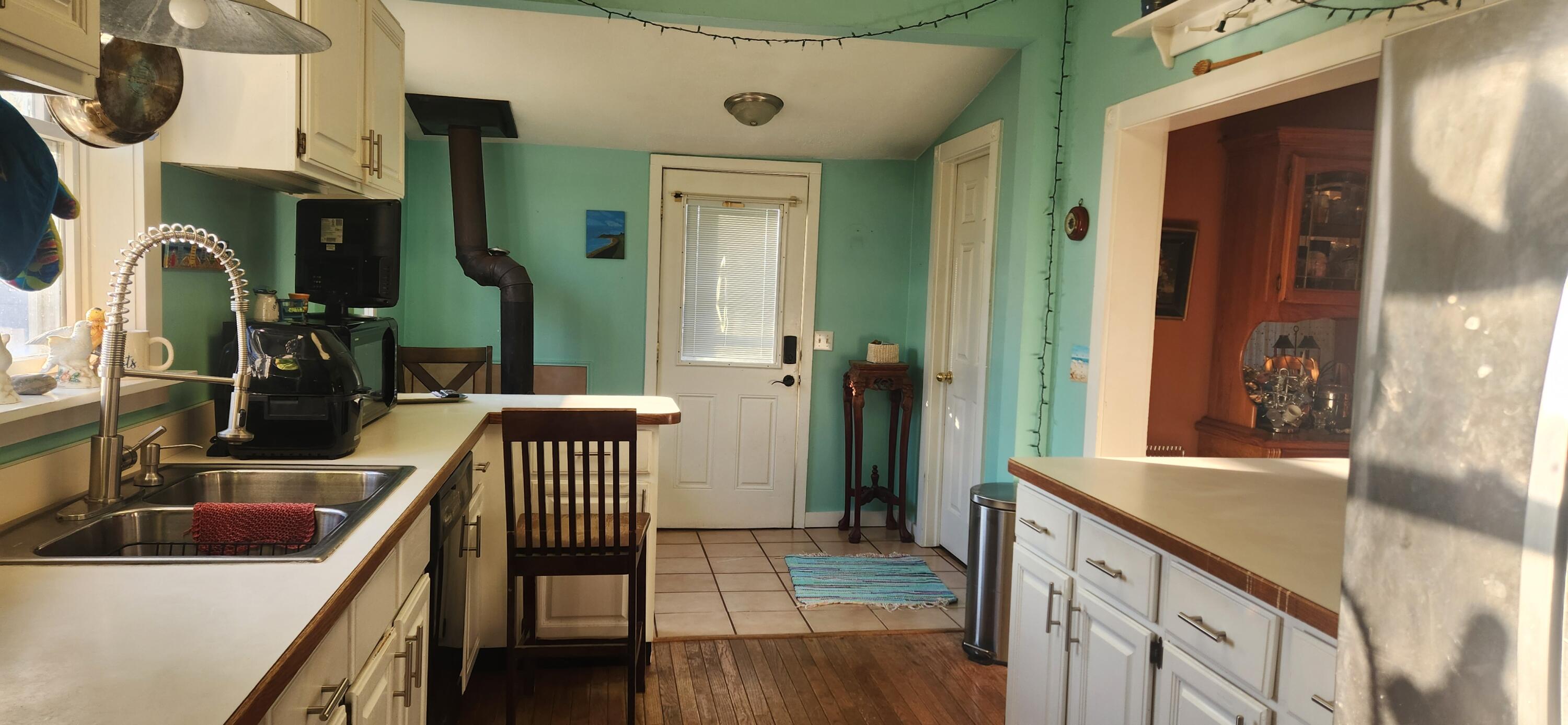 4789 kitchen entry