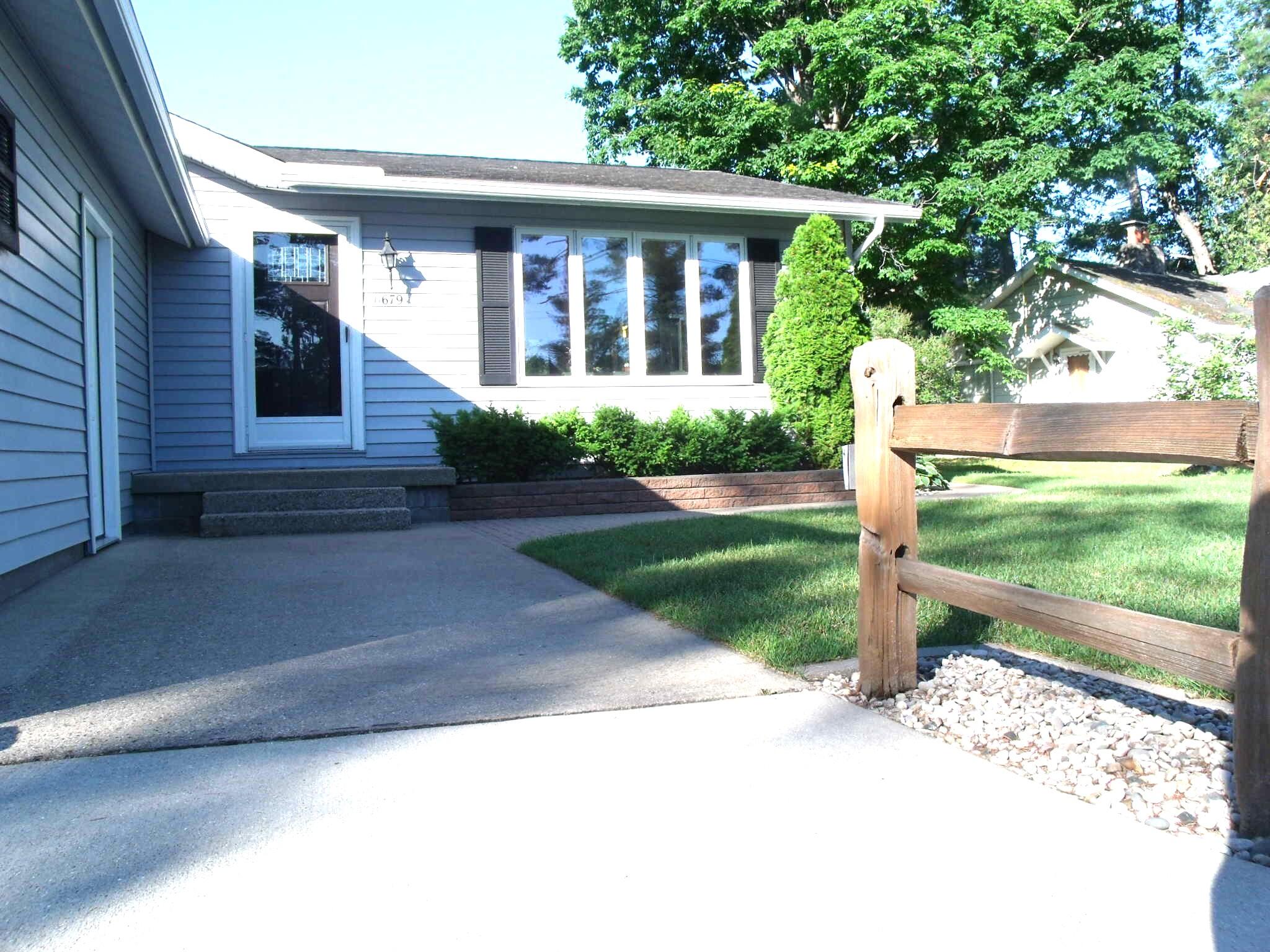 Indian River, Michigan 49749, United States, 2 Bedrooms Bedrooms, ,2 BathroomsBathrooms,Residential,Active,162655