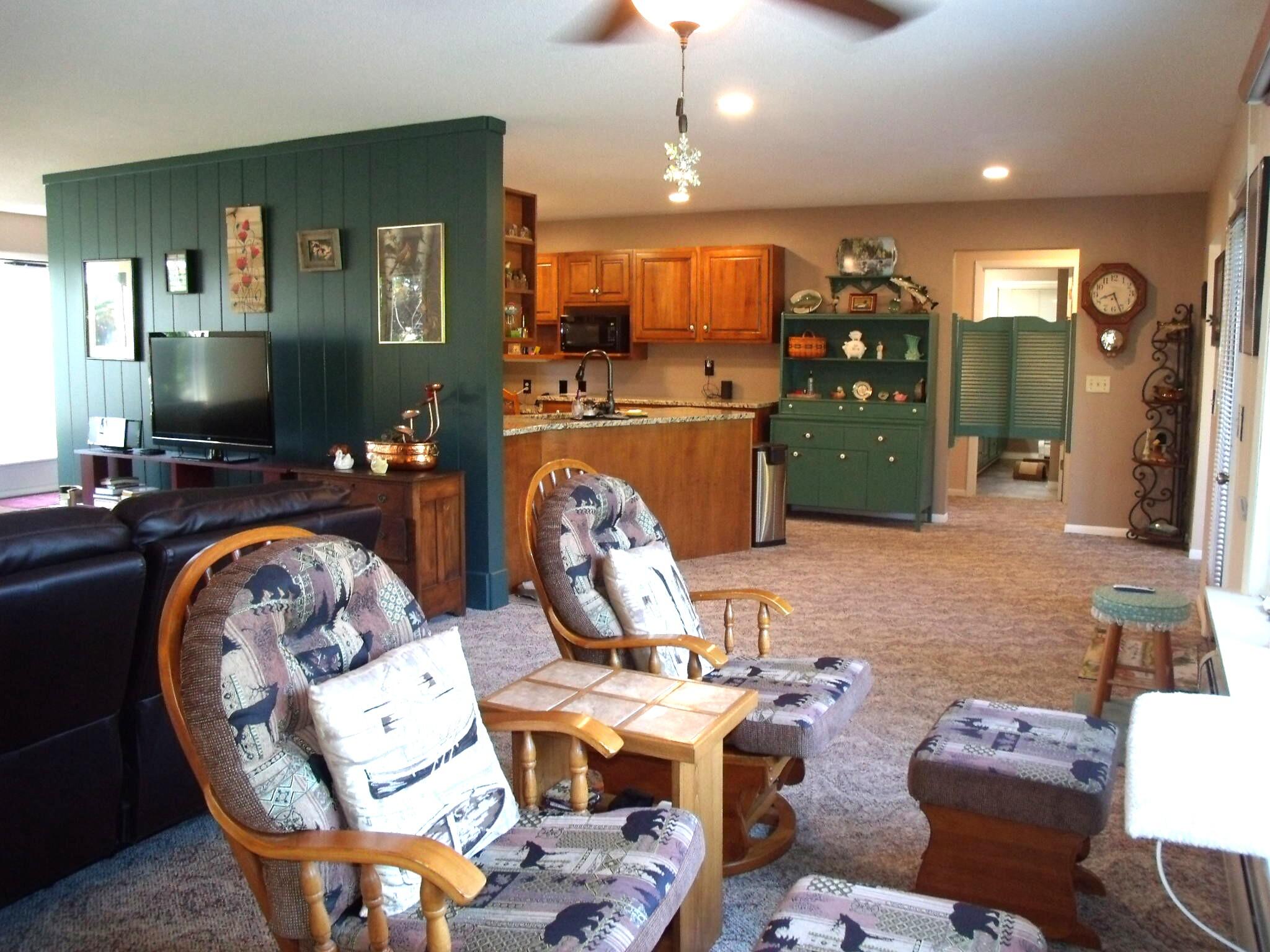 Indian River, Michigan 49749, United States, 2 Bedrooms Bedrooms, ,2 BathroomsBathrooms,Residential,Active,162655