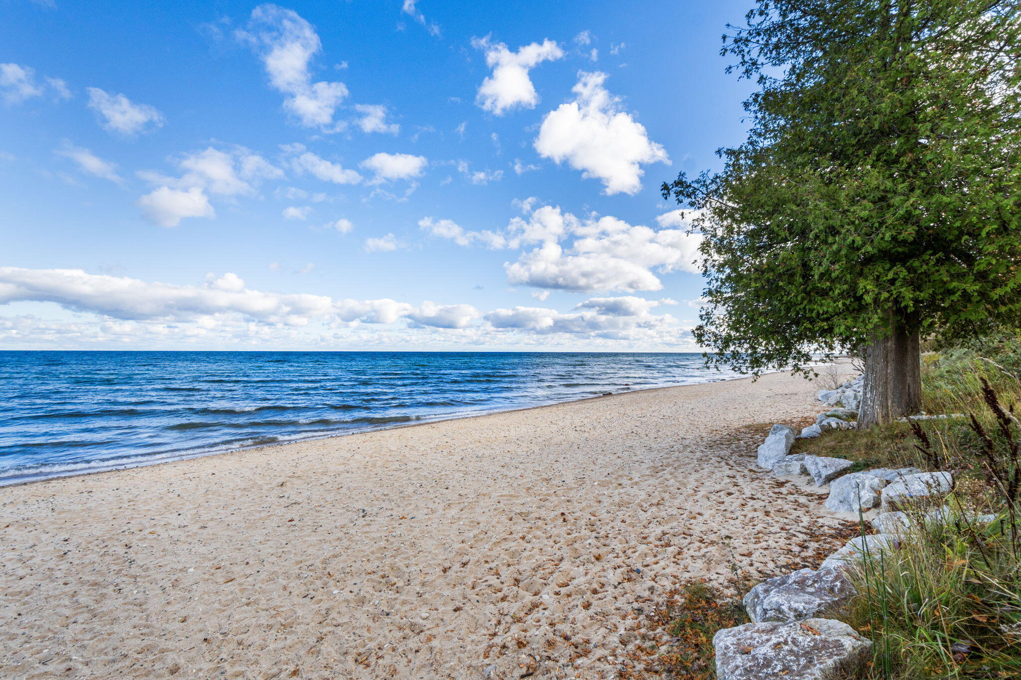 Cheboygan, Michigan 49721, United States, 3 Bedrooms Bedrooms, ,2 BathroomsBathrooms,Residential,Active,234870