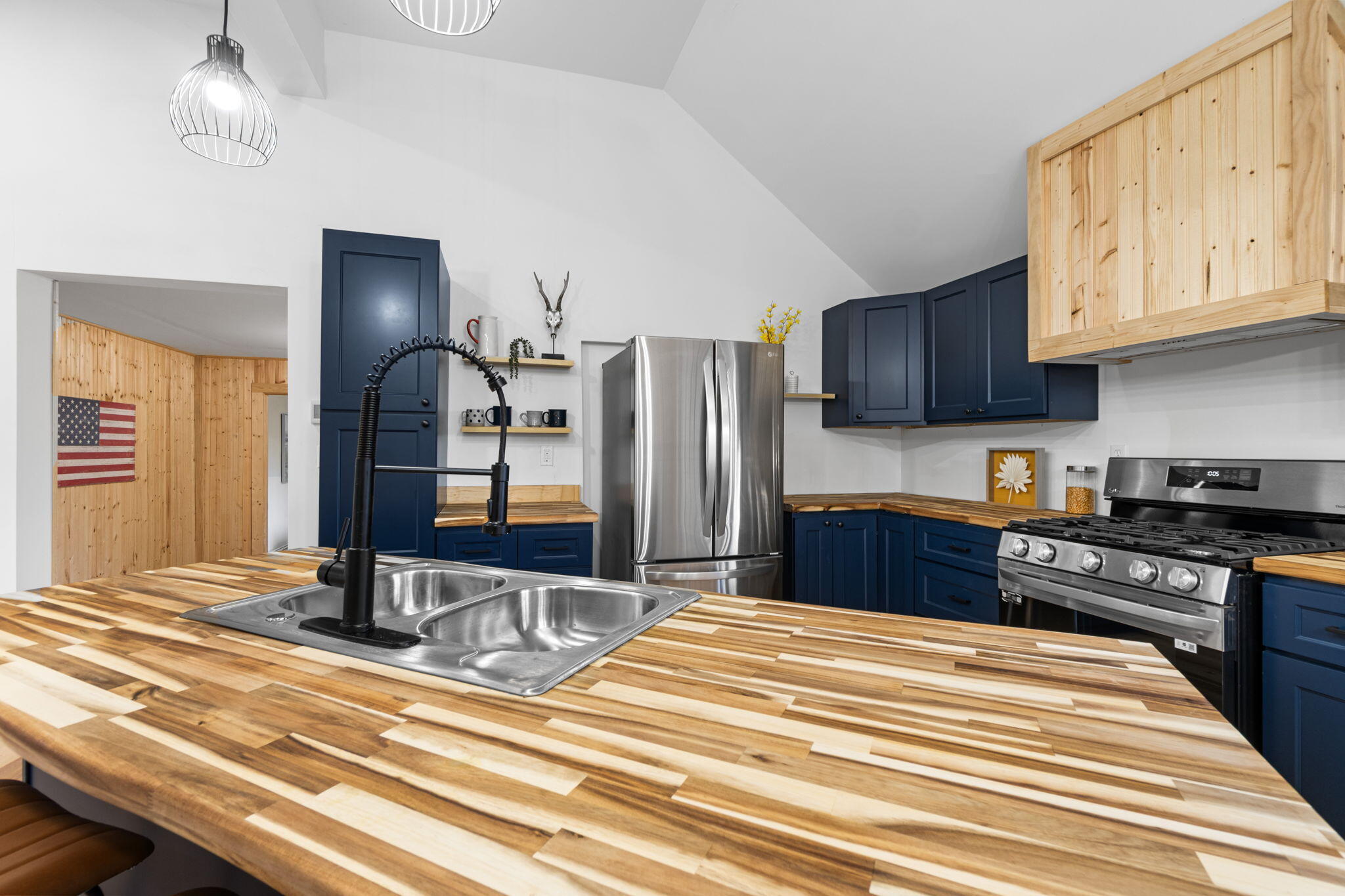 Cheboygan, Michigan 49721, United States, 3 Bedrooms Bedrooms, ,2 BathroomsBathrooms,Residential,Active,234870