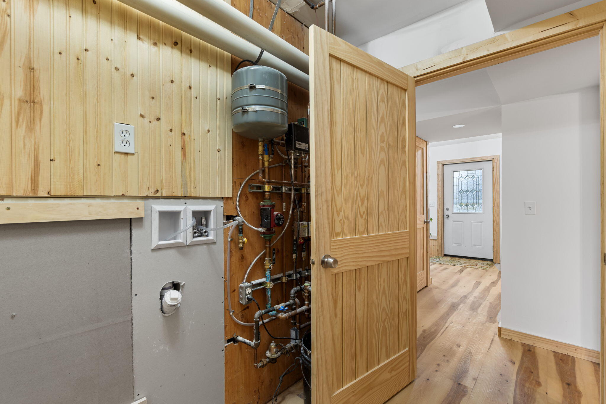 Cheboygan, Michigan 49721, United States, 3 Bedrooms Bedrooms, ,2 BathroomsBathrooms,Residential,Active,234870