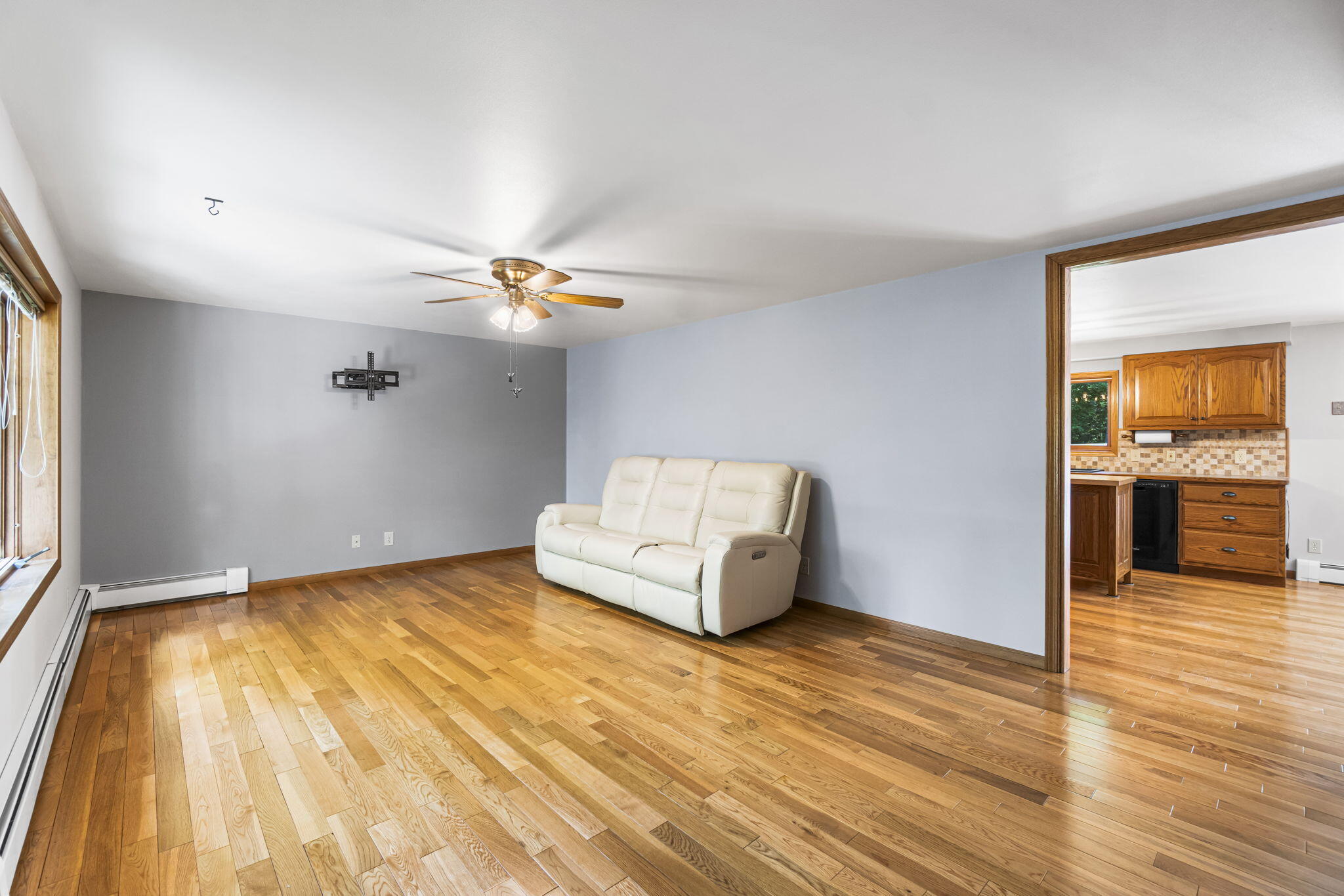 Cheboygan, Michigan 49721, United States, 3 Bedrooms Bedrooms, ,2 BathroomsBathrooms,Residential,Pending,189461