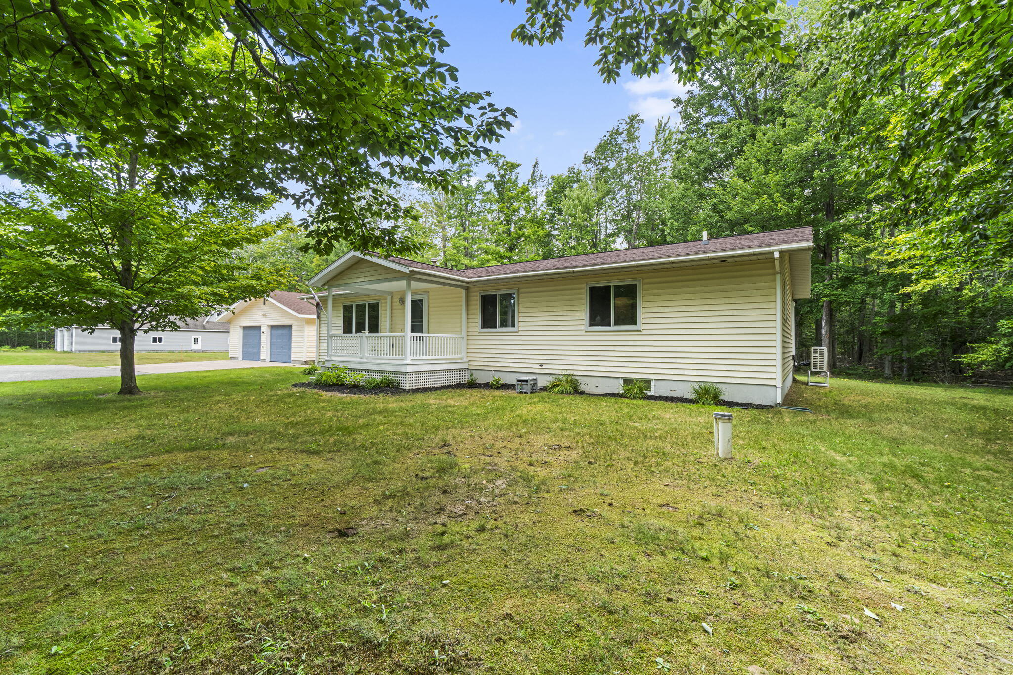 Cheboygan, Michigan 49721, United States, 3 Bedrooms Bedrooms, ,2 BathroomsBathrooms,Residential,Pending,189461