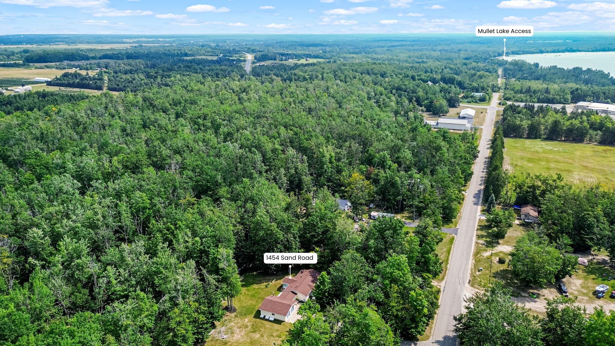 Cheboygan, Michigan 49721, United States, 3 Bedrooms Bedrooms, ,2 BathroomsBathrooms,Residential,Pending,189461