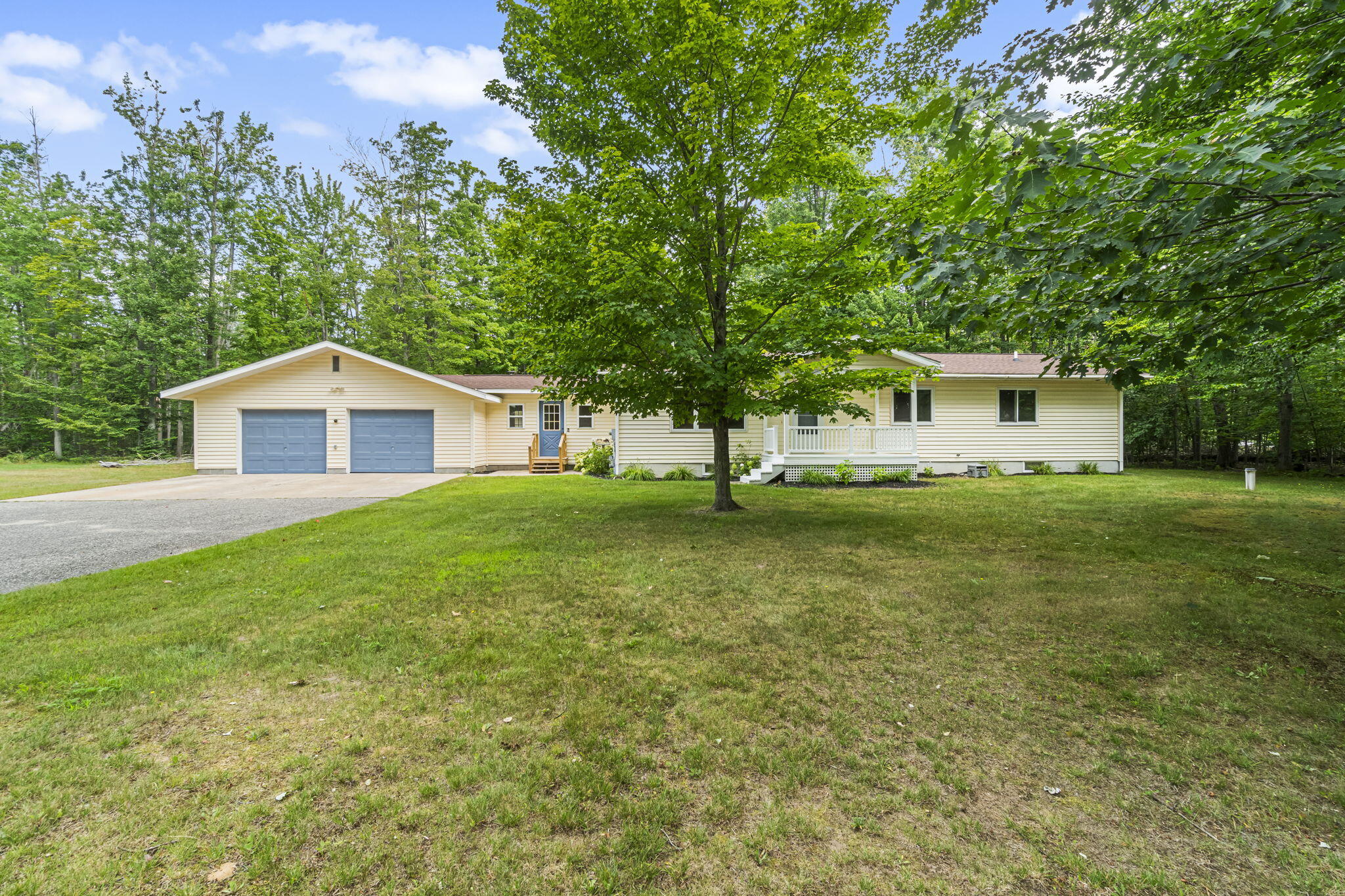 Cheboygan, Michigan 49721, United States, 3 Bedrooms Bedrooms, ,2 BathroomsBathrooms,Residential,Pending,189461