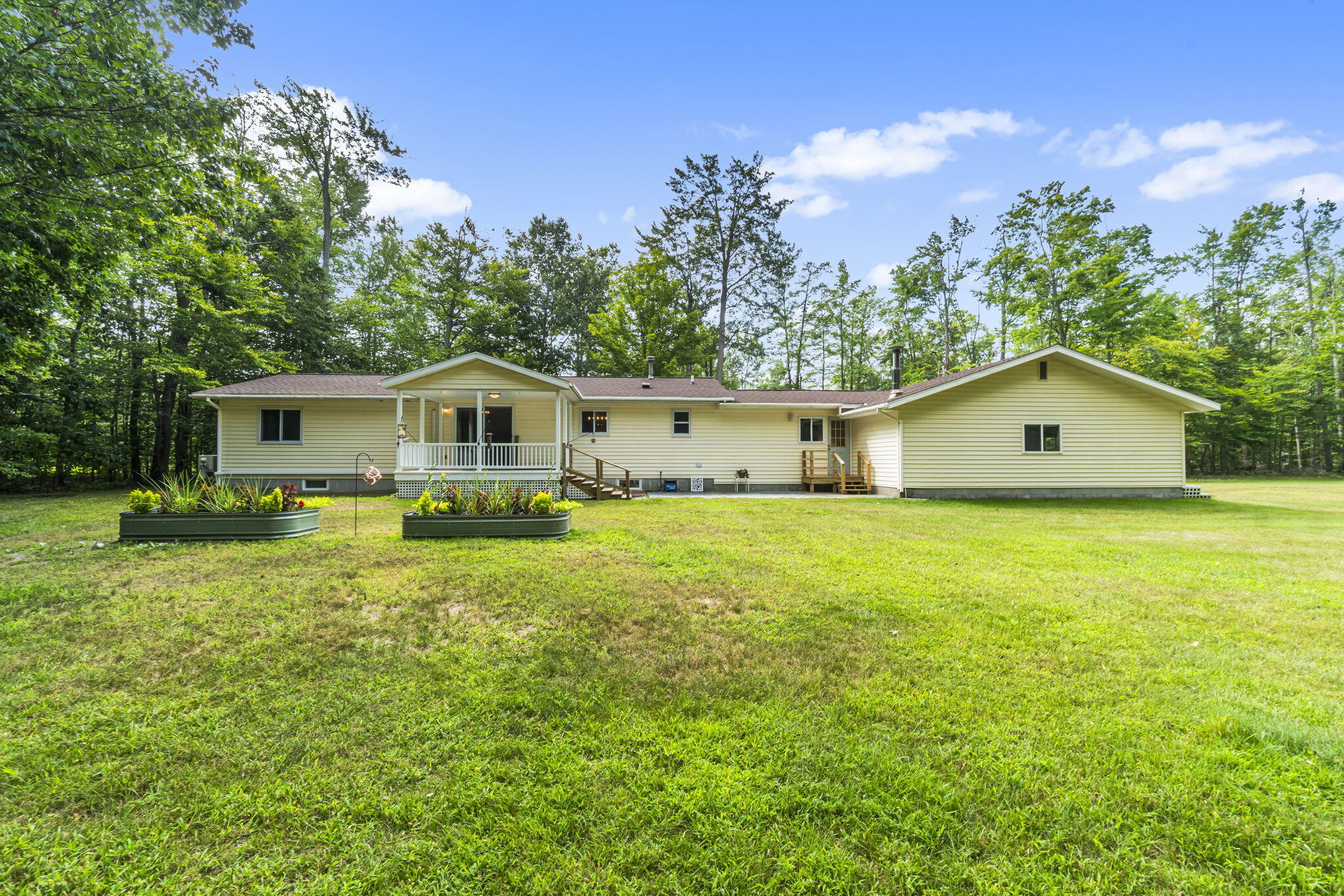 Cheboygan, Michigan 49721, United States, 3 Bedrooms Bedrooms, ,2 BathroomsBathrooms,Residential,Pending,189461