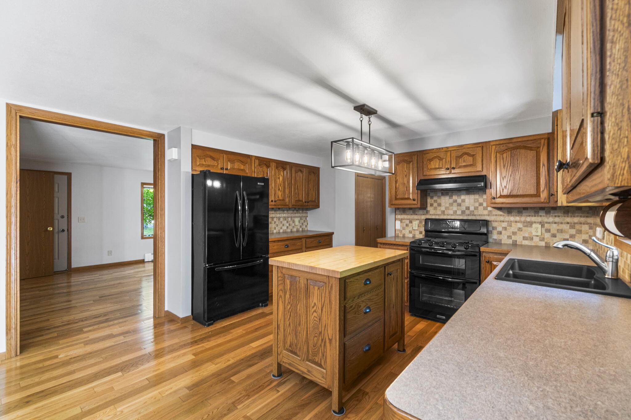 Cheboygan, Michigan 49721, United States, 3 Bedrooms Bedrooms, ,2 BathroomsBathrooms,Residential,Pending,189461