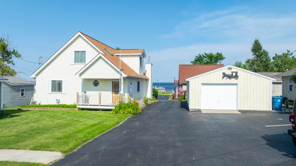 6344 W HOUGHTON LAKE DR, HOUGHTON LAKE, MI 48629 - Image d9db7ed8a5a59ce53ee68dae8c5b25a6/3275356680