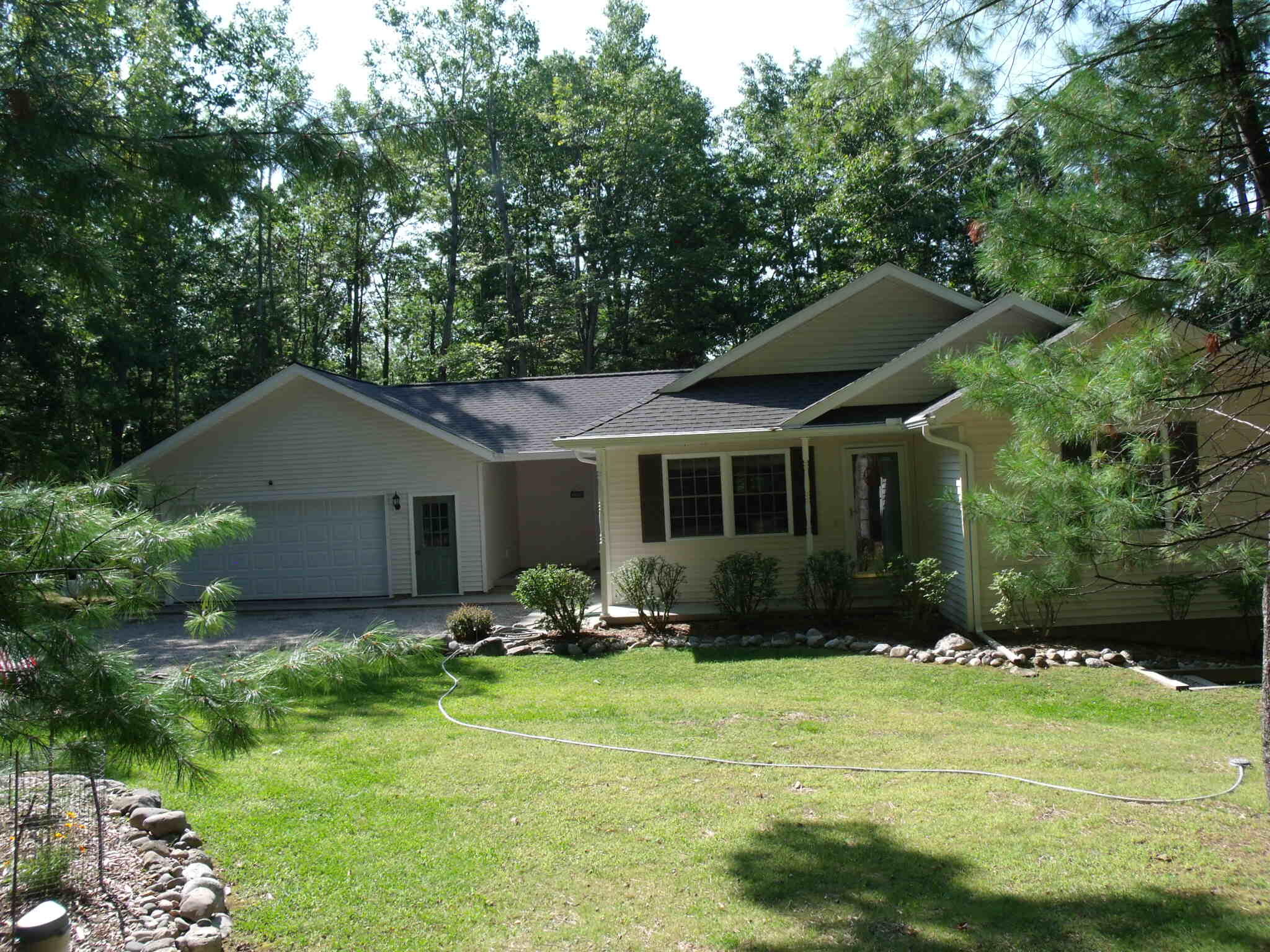 Indian River, Michigan 49749, United States, 4 Bedrooms Bedrooms, ,3 BathroomsBathrooms,Residential,Active,202039