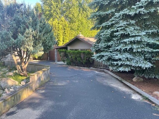 7484 E HOUGHTON LAKE DR, HOUGHTON LAKE, MI 48629 - Image f36a7a685ed40775ca763f8eb5f2b939/837145407