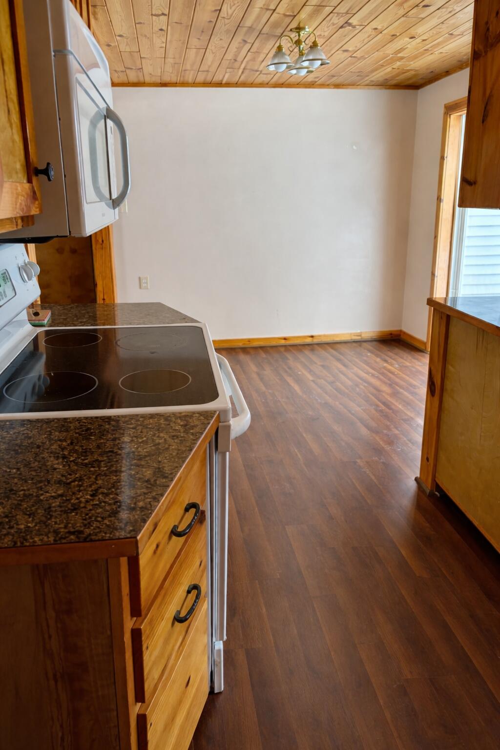 5098 Bamfield Road