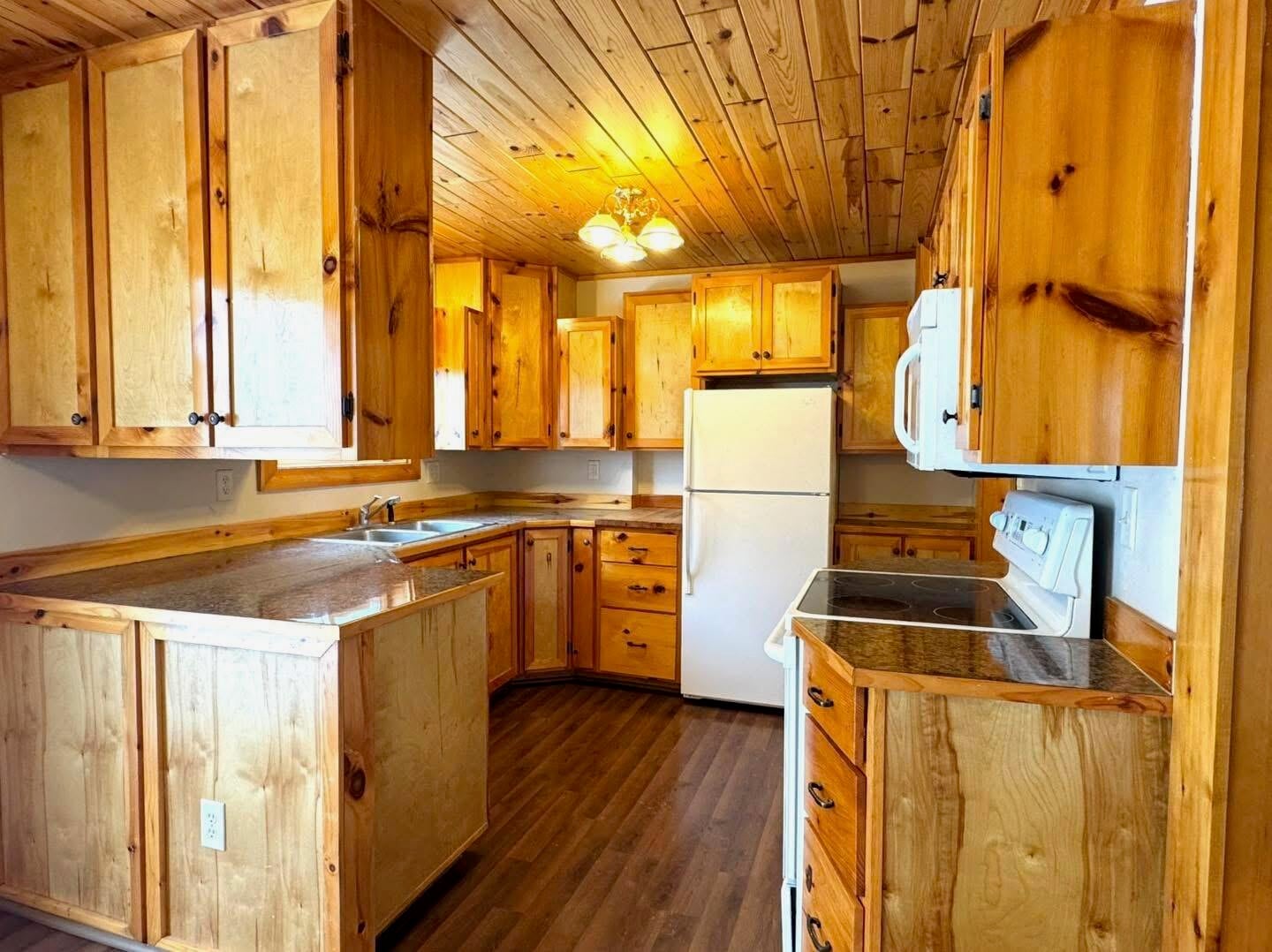 5098 Bamfield Road