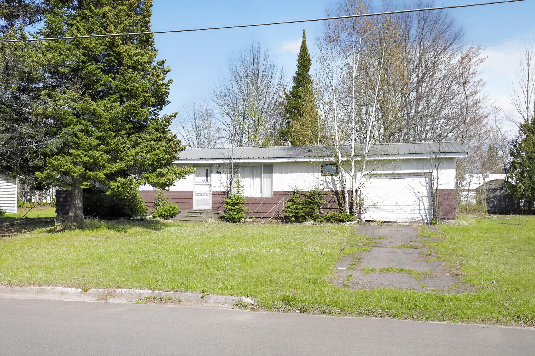 12_47_Hemlock_St-Exterior-9553