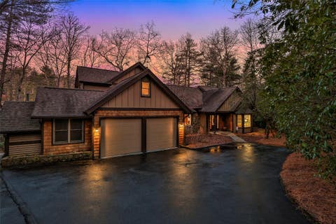 Photo for 95 Lakeshore Drive