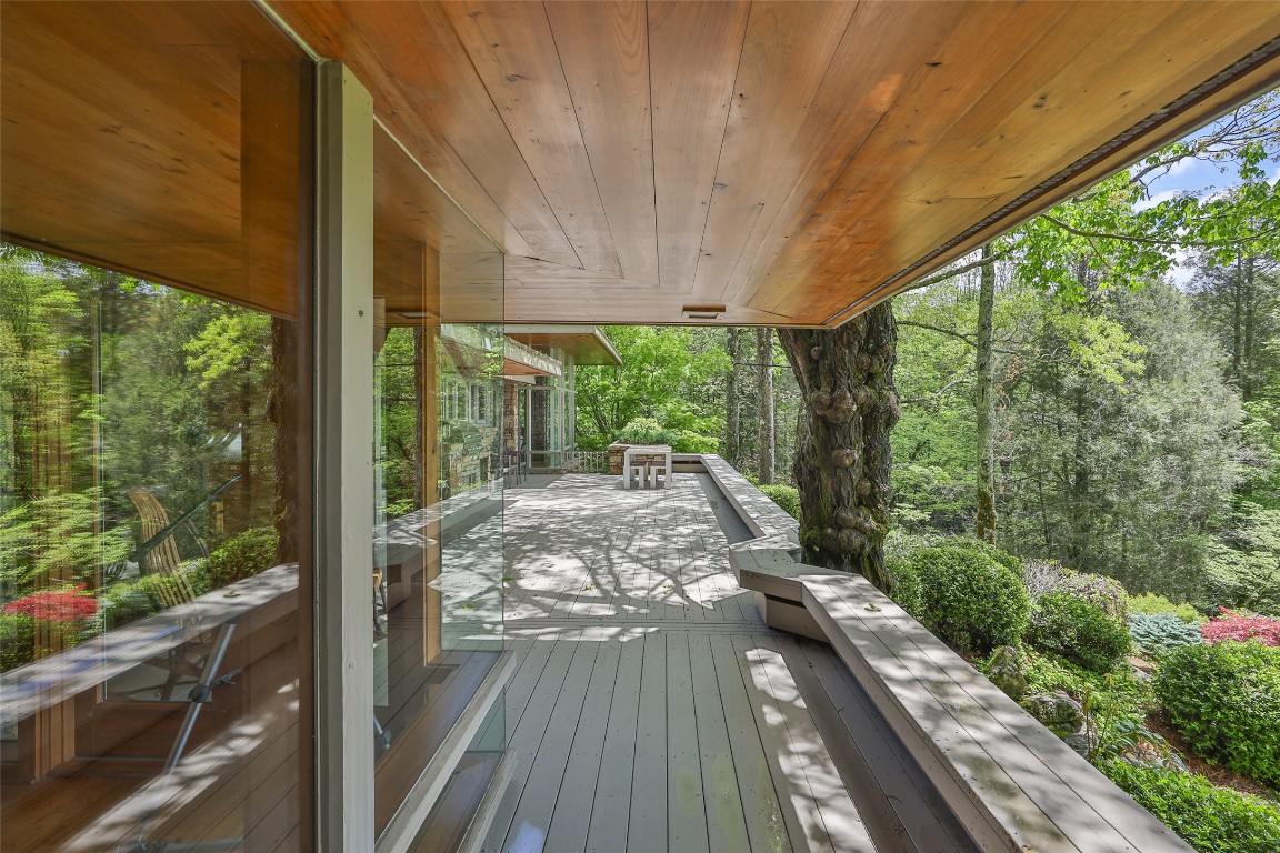 Cashiers, North Carolina 28717, United States, 4 Bedrooms Bedrooms, ,5 BathroomsBathrooms,Residential,Active,123606