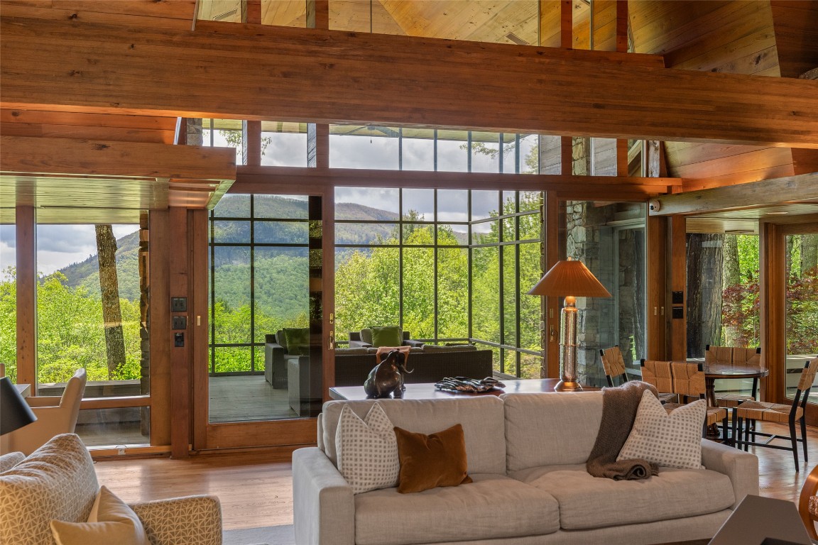 Cashiers, North Carolina 28717, United States, 4 Bedrooms Bedrooms, ,5 BathroomsBathrooms,Residential,Active,123606