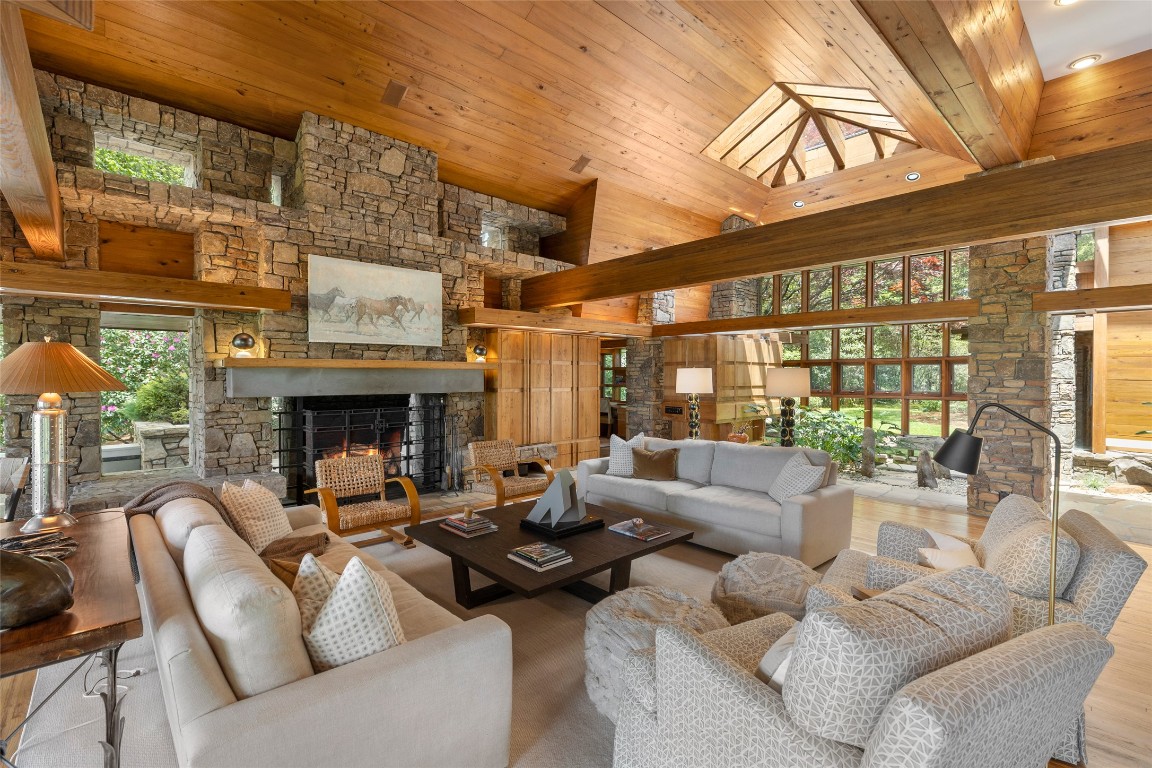 Cashiers, North Carolina 28717, United States, 4 Bedrooms Bedrooms, ,5 BathroomsBathrooms,Residential,Active,123606