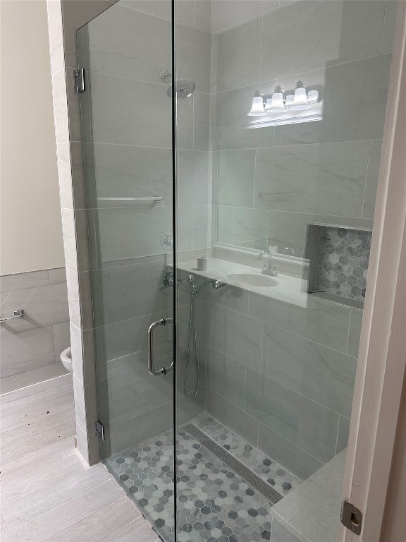 Highlands, North Carolina 28741, United States, 2 Bedrooms Bedrooms, ,2 BathroomsBathrooms,Residential,Pending,81806