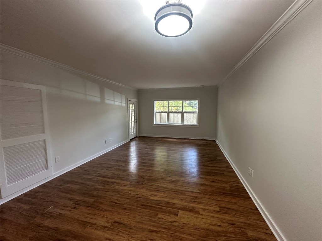 Highlands, North Carolina 28741, United States, 2 Bedrooms Bedrooms, ,2 BathroomsBathrooms,Residential,Pending,81806