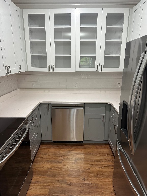 Highlands, North Carolina 28741, United States, 2 Bedrooms Bedrooms, ,2 BathroomsBathrooms,Residential,Pending,81806