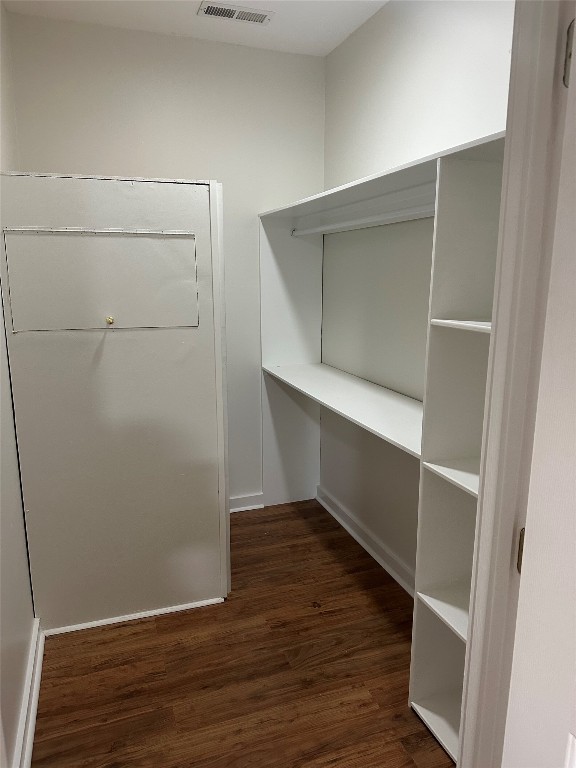 Highlands, North Carolina 28741, United States, 2 Bedrooms Bedrooms, ,2 BathroomsBathrooms,Residential,Pending,81806