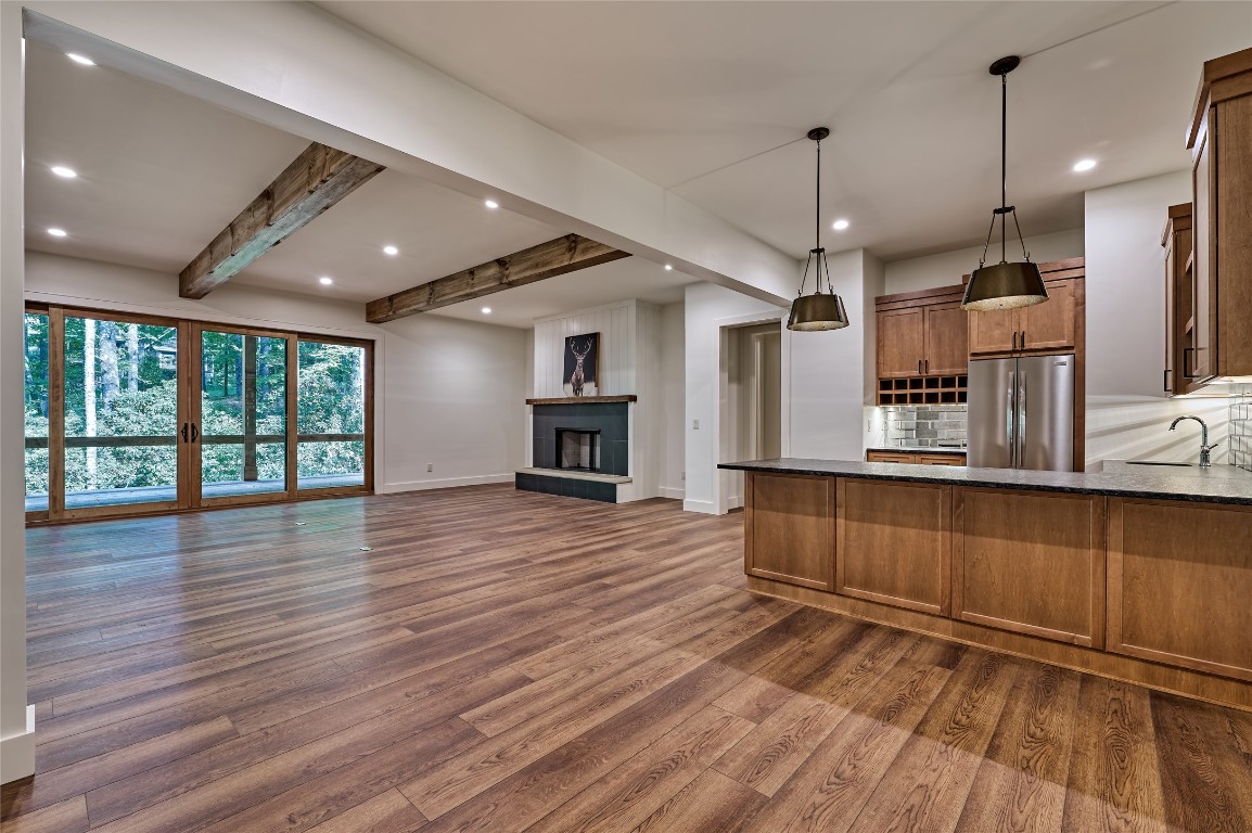 Cashiers, North Carolina 28717, United States, 5 Bedrooms Bedrooms, ,5 BathroomsBathrooms,Residential,Active,222897