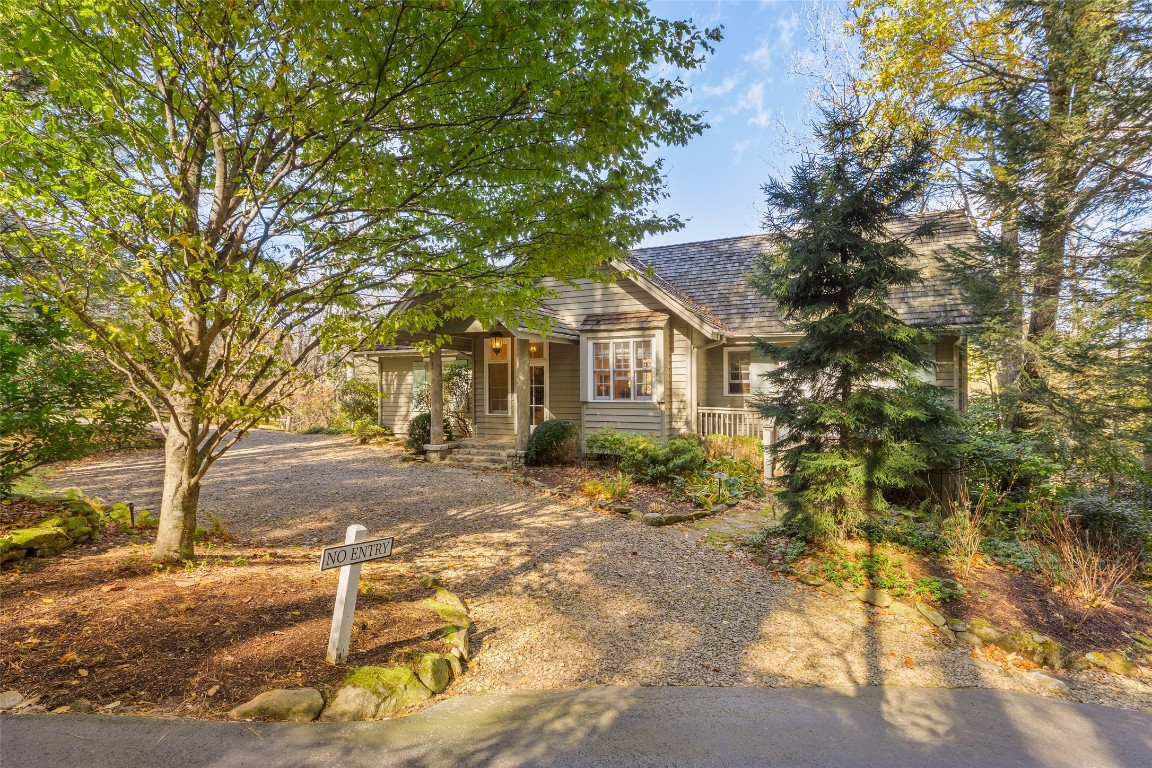142 Grey Cottage Lane