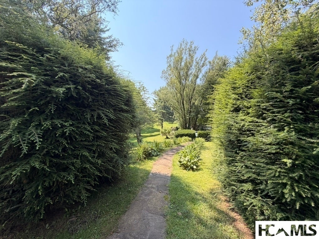 125 Pines Road