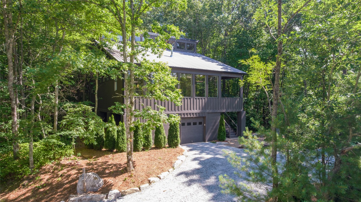 Scaly Mountain, North Carolina 28775, United States, 2 Bedrooms Bedrooms, ,2 BathroomsBathrooms,Residential,Active,172404