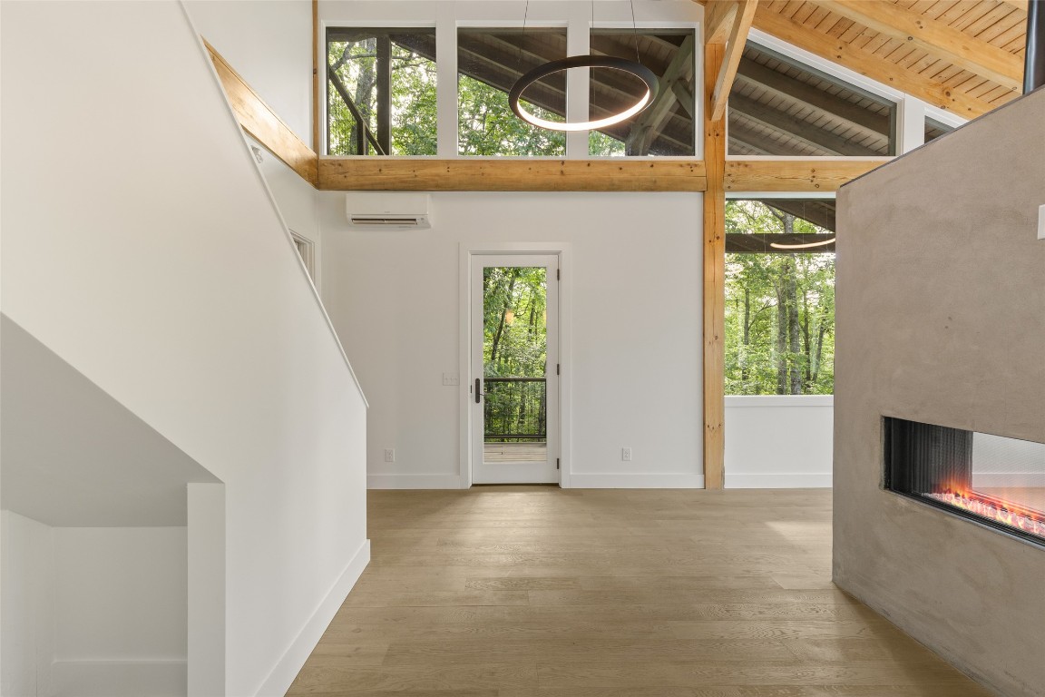 Scaly Mountain, North Carolina 28775, United States, 2 Bedrooms Bedrooms, ,2 BathroomsBathrooms,Residential,Active,172404