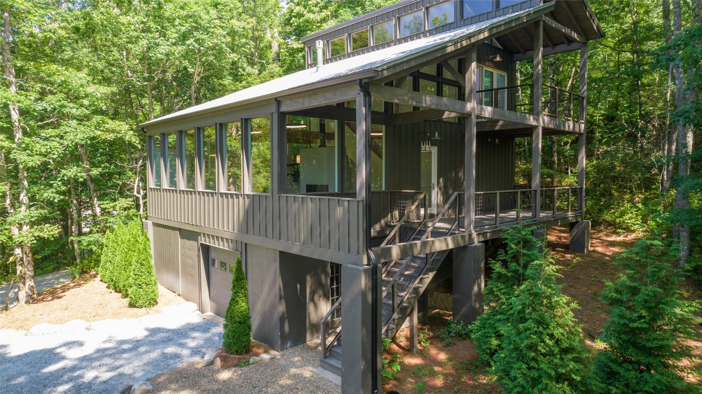 Scaly Mountain, North Carolina 28775, United States, 2 Bedrooms Bedrooms, ,2 BathroomsBathrooms,Residential,Active,172404