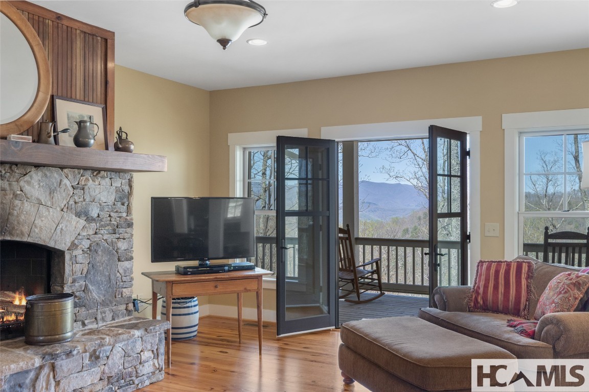 Scaly Mountain, North Carolina 28775, United States, 3 Bedrooms Bedrooms, ,4 BathroomsBathrooms,Residential,Active,160827