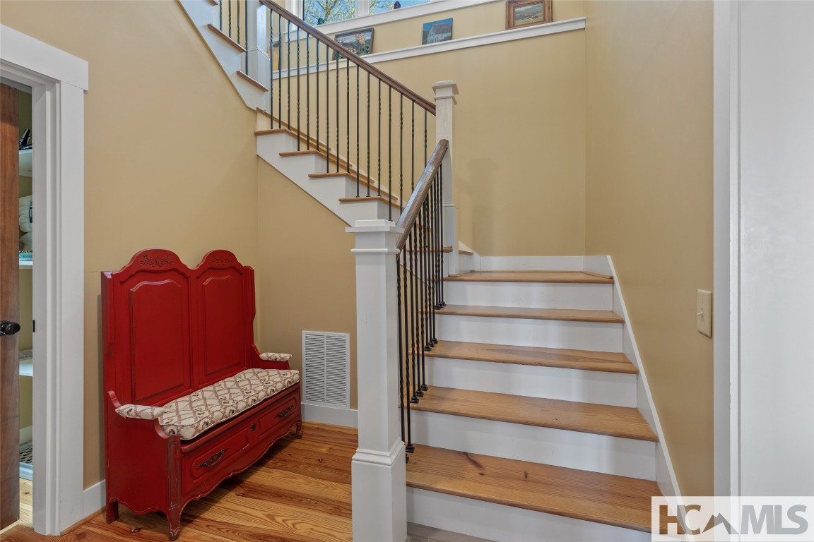 Scaly Mountain, North Carolina 28775, United States, 3 Bedrooms Bedrooms, ,4 BathroomsBathrooms,Residential,Active,160827