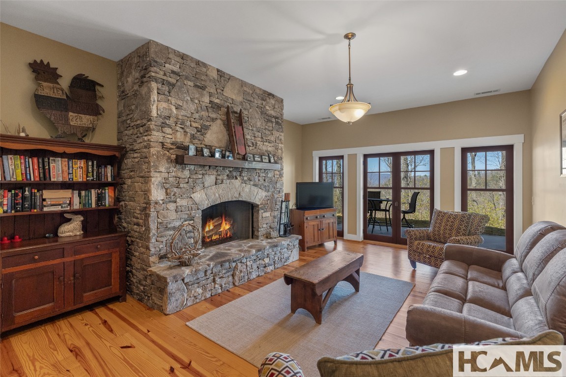 Scaly Mountain, North Carolina 28775, United States, 3 Bedrooms Bedrooms, ,4 BathroomsBathrooms,Residential,Active,160827