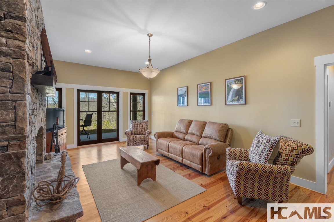 Scaly Mountain, North Carolina 28775, United States, 3 Bedrooms Bedrooms, ,4 BathroomsBathrooms,Residential,Active,160827