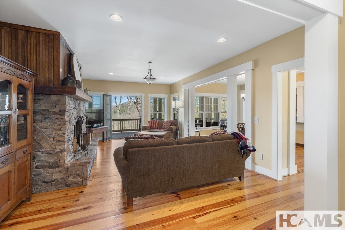 Scaly Mountain, North Carolina 28775, United States, 3 Bedrooms Bedrooms, ,4 BathroomsBathrooms,Residential,Active,160827