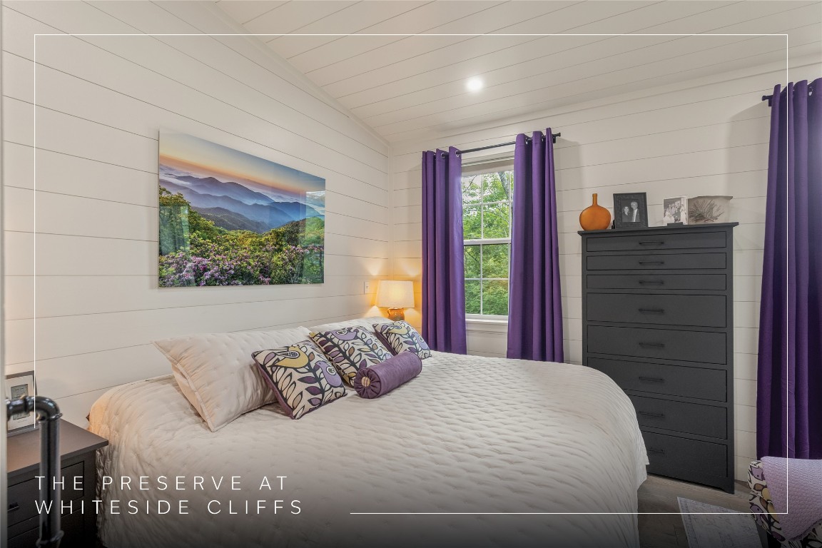 61 Moonstone Loop