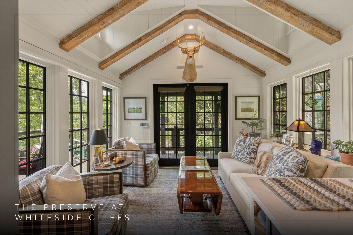61 Moonstone Loop
