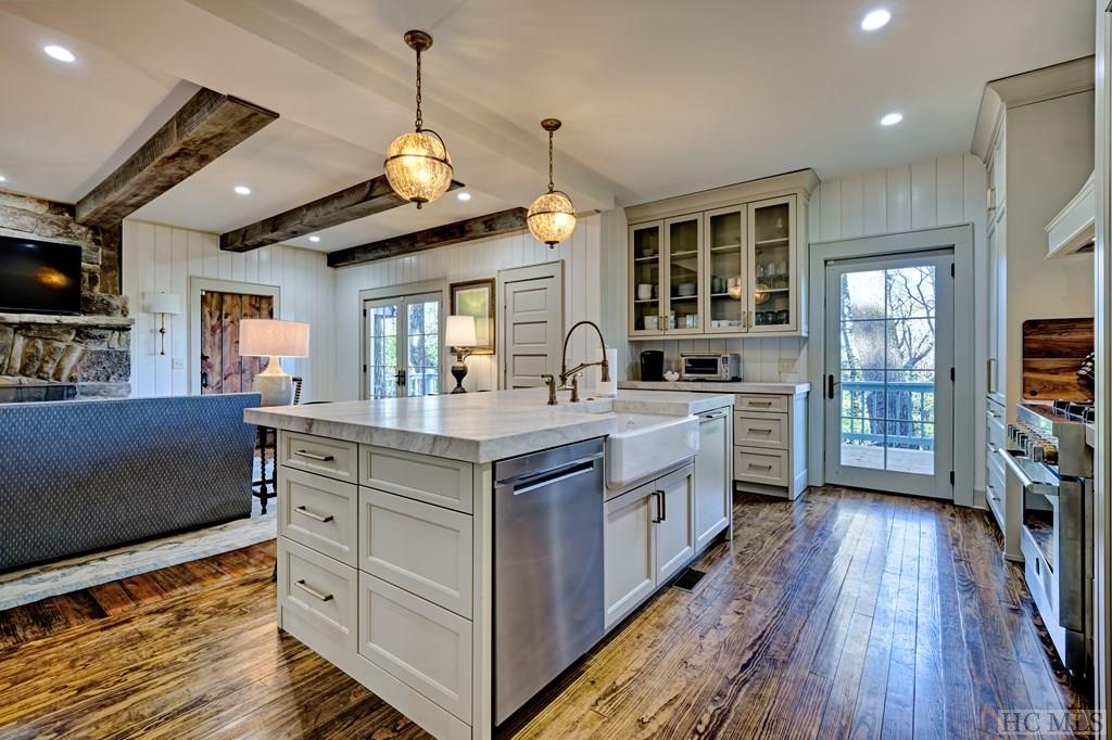 656 Big Bear Pen Road