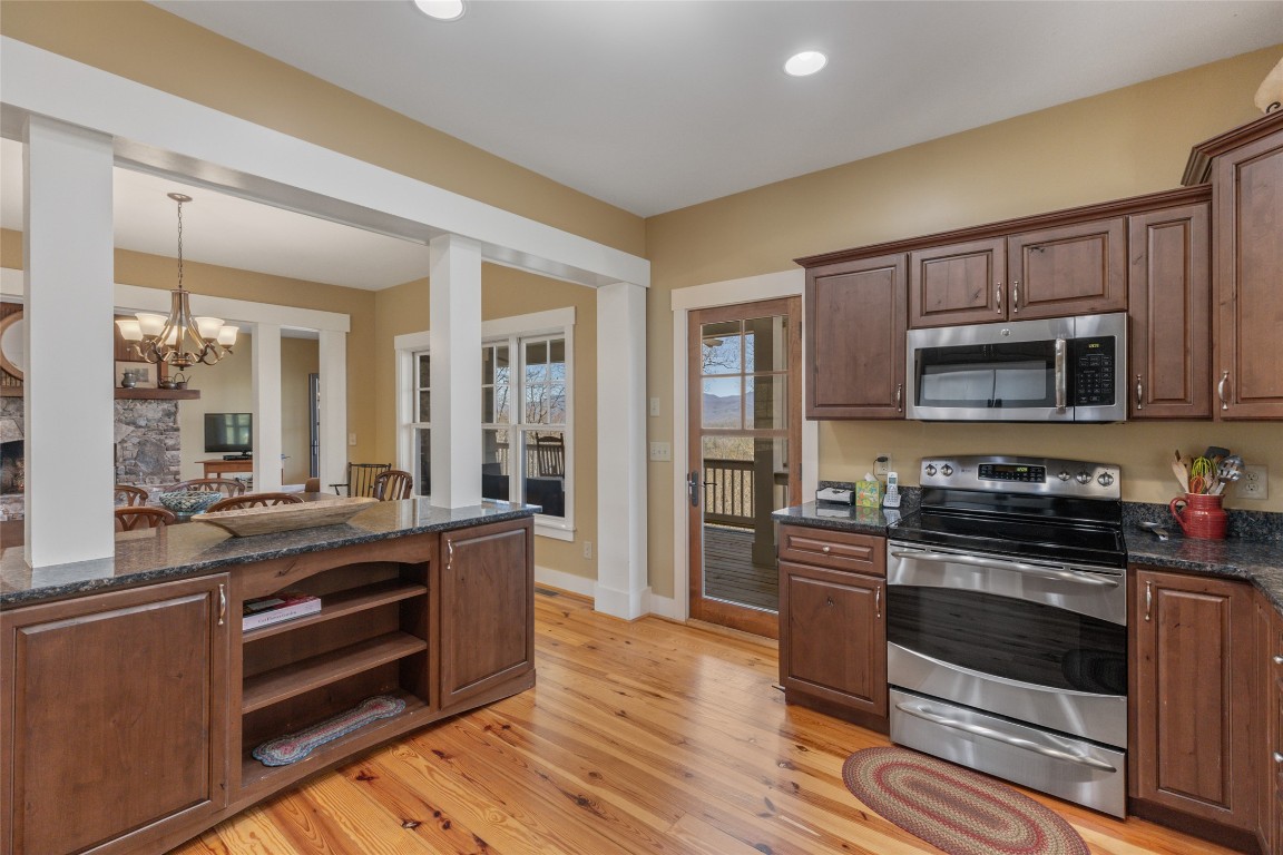 Scaly Mountain, North Carolina 28775, United States, 3 Bedrooms Bedrooms, ,4 BathroomsBathrooms,Residential,Active,111057