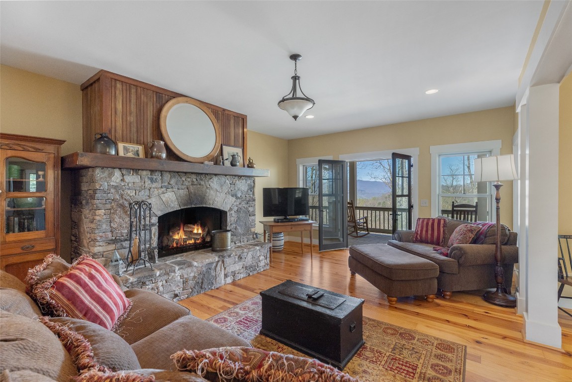 Scaly Mountain, North Carolina 28775, United States, 3 Bedrooms Bedrooms, ,4 BathroomsBathrooms,Residential,Active,111057