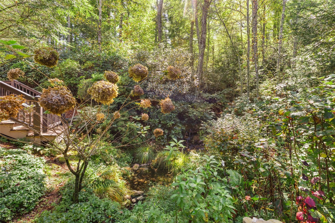 Highlands, North Carolina 28741, United States, 4 Bedrooms Bedrooms, ,5 BathroomsBathrooms,Residential,Active,221975